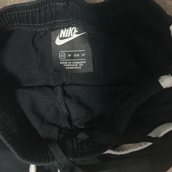2 pairs Nike shorts size XS 5/6 - Picture 3 of 4